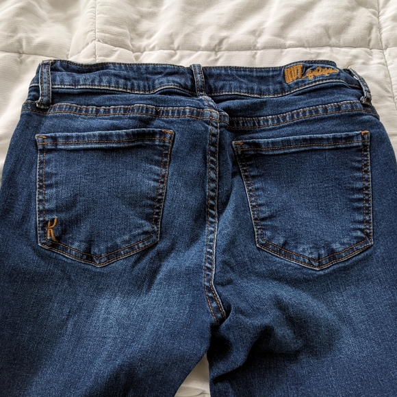 Kut from the Kloth Katy boyfriend jeans with rose applique, size 4 - Picture 6 of 6